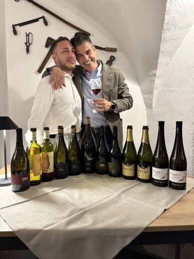 Una Serata Indimenticabile alla Cantina Simoni in Val di Cembra: Vino e Piatti Tipici Locali